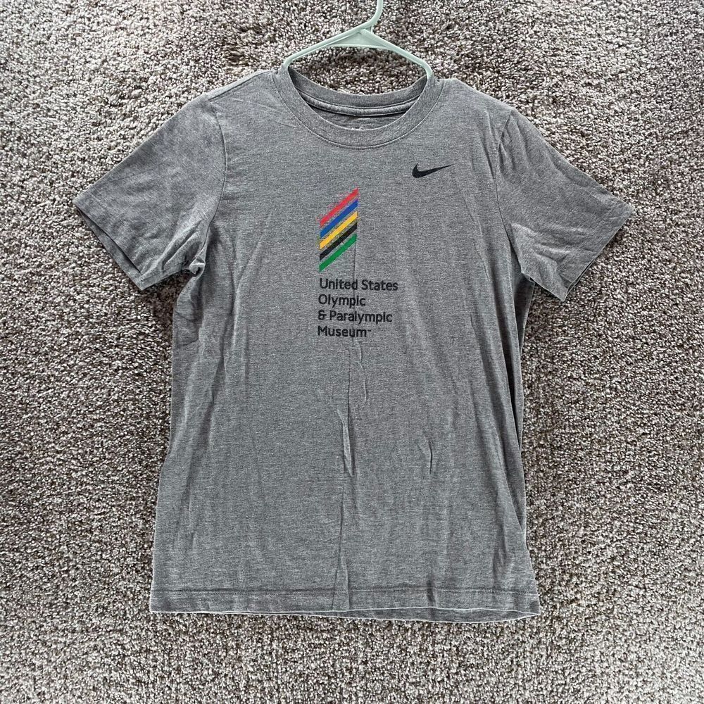 Nike Shirt Womens Large Gray United States Olympic & Paralympic Museum Logo Crew